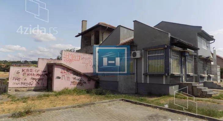 Poslovna zgrada | 4zida