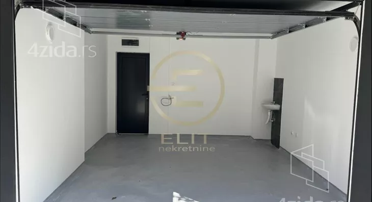 Šestosoban stan | 4zida