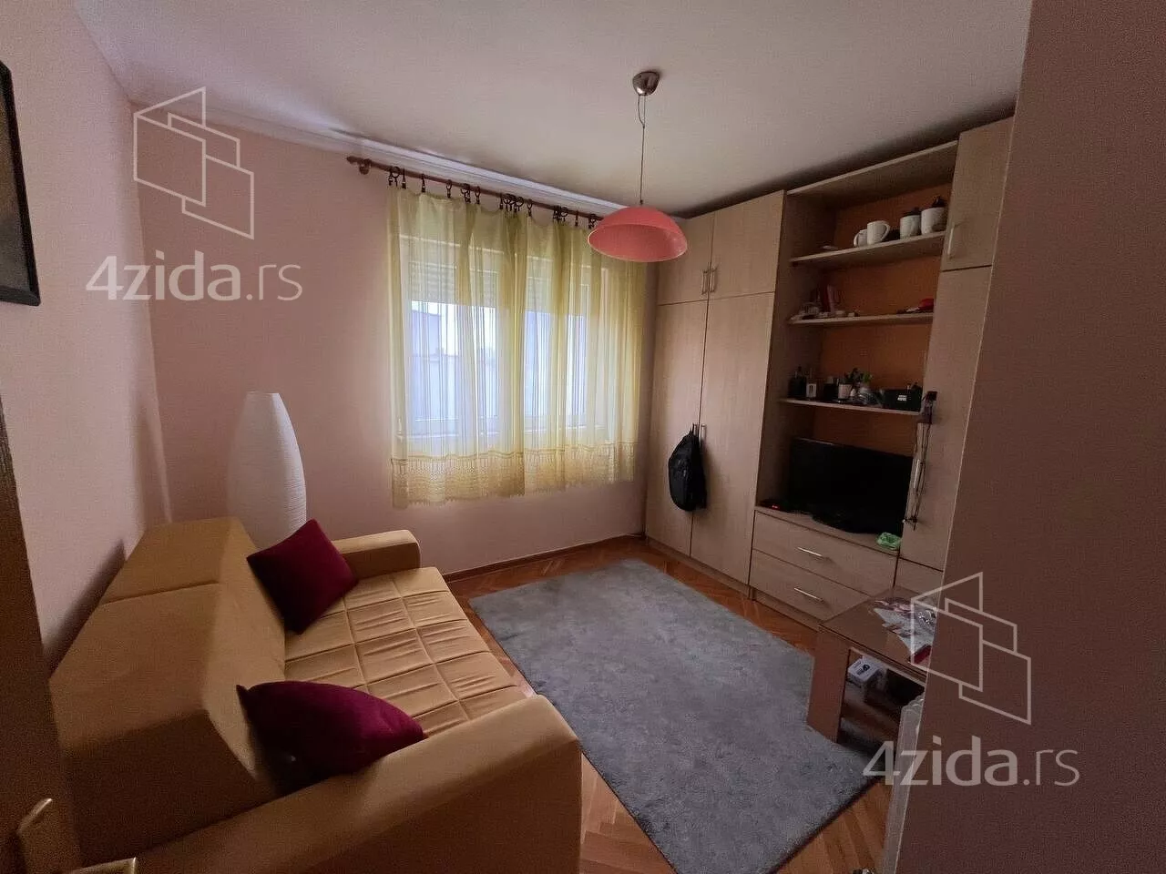 Petosoban stan | 4zida