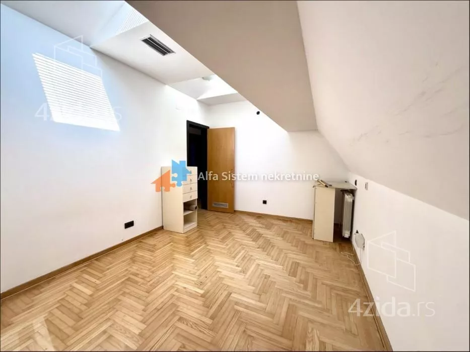 Šestosoban stan | 4zida