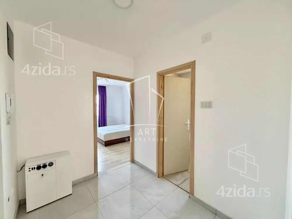 Šestoiposoban stan | 4zida