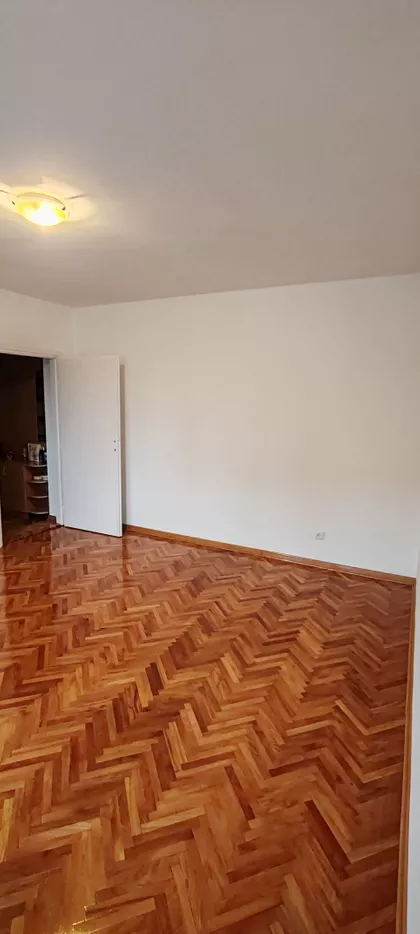 Omladinski Trg 6 | 4zida.rs