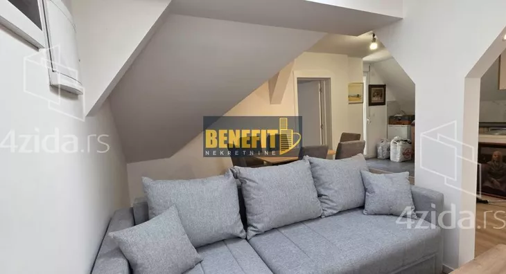 Četvoroiposoban stan | 4zida