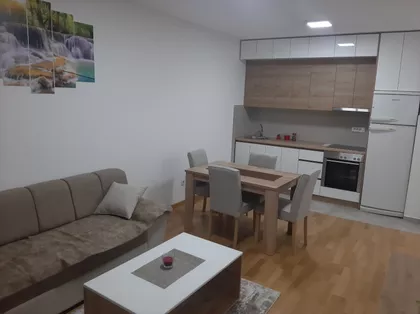 Stanislava Biničkog 2v | 4zida.rs