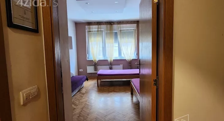 Petosoban stan | 4zida