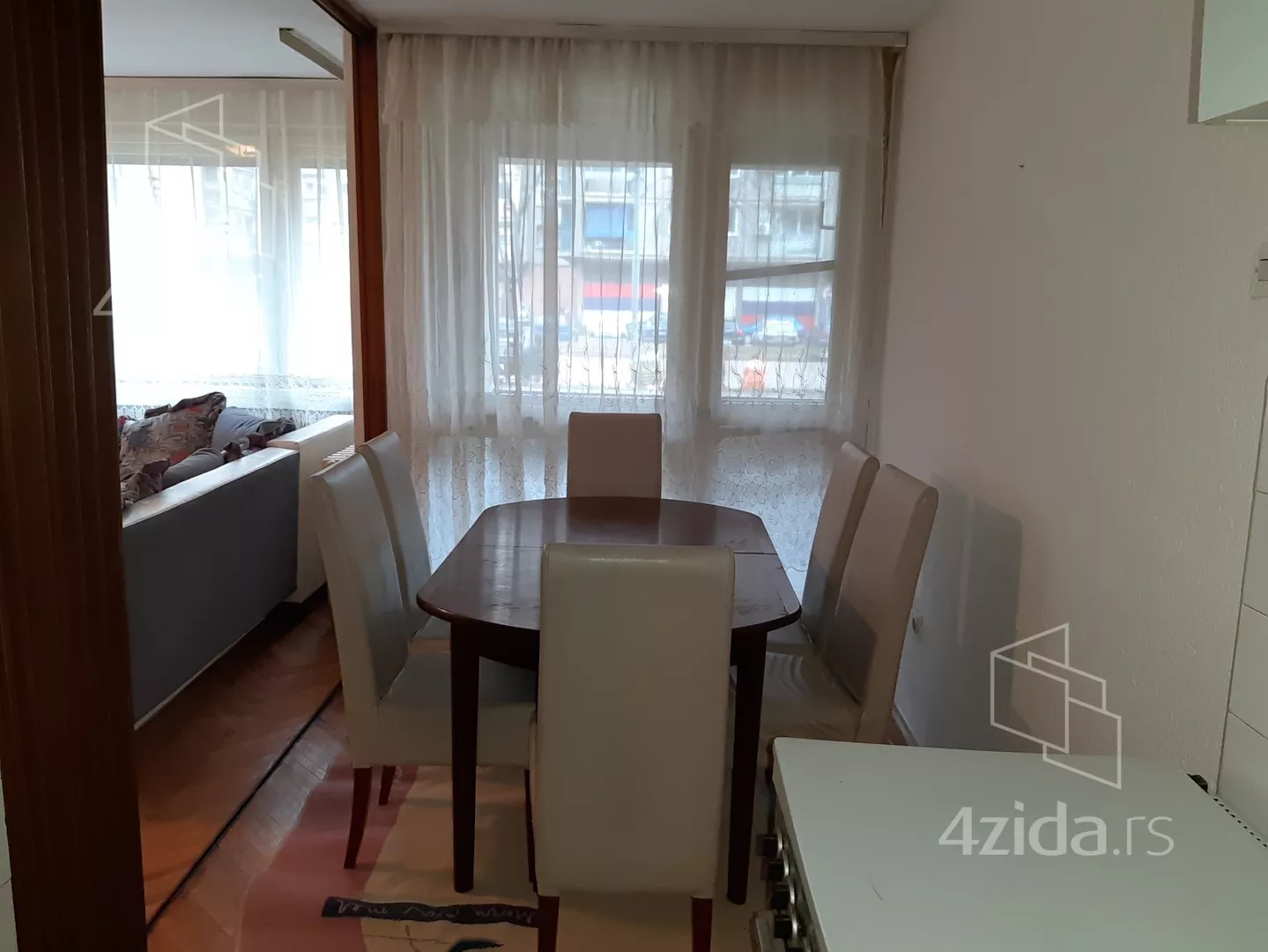 Troiposoban stan | 4zida