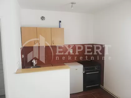 Prvomajska | 4zida.rs
