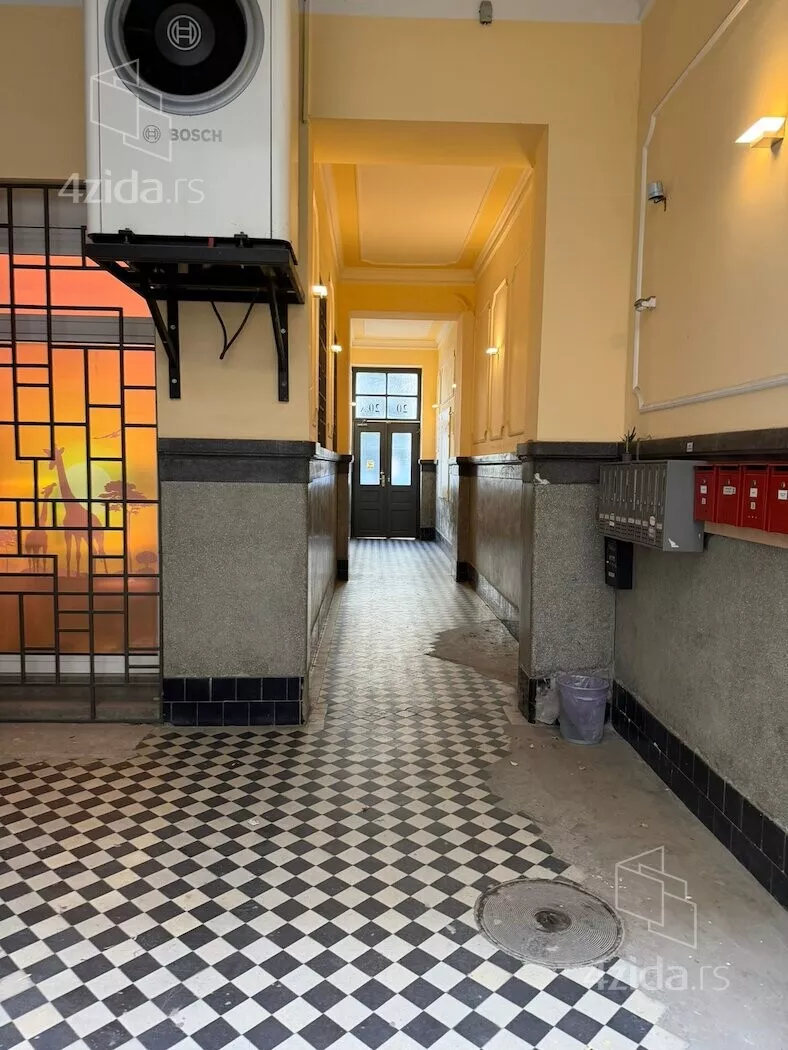 Troiposoban stan | 4zida