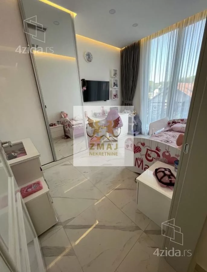 Petosoban stan | 4zida