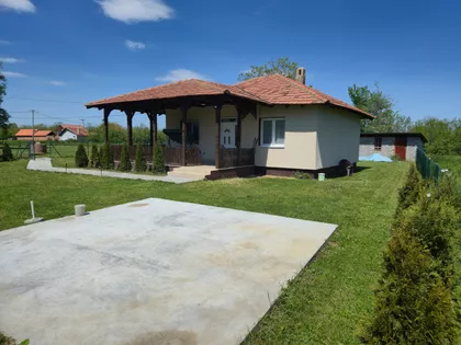 Bata Lakina | 4zida.rs