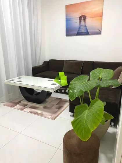 Crveni Pevac | 4zida.rs