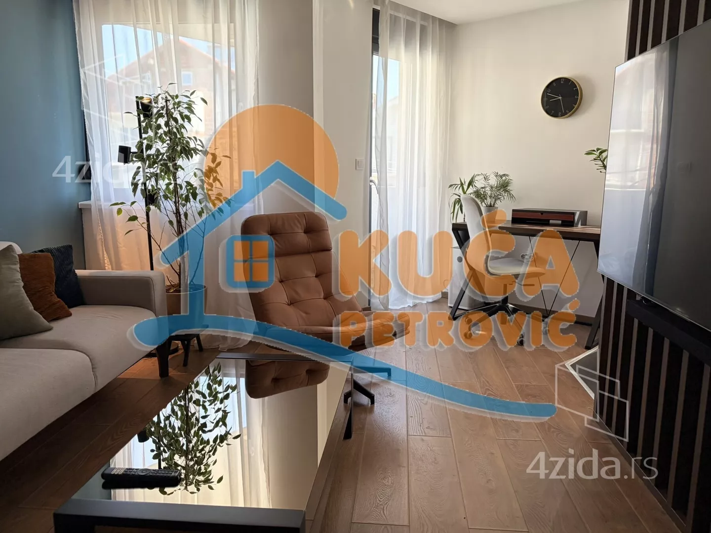 Jednoiposoban stan | 4zida