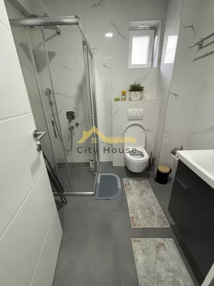 Crveni Pevac | 4zida.rs