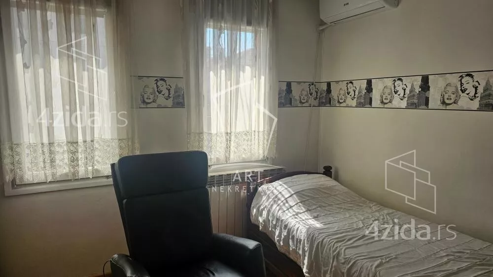 Petosoban stan | 4zida