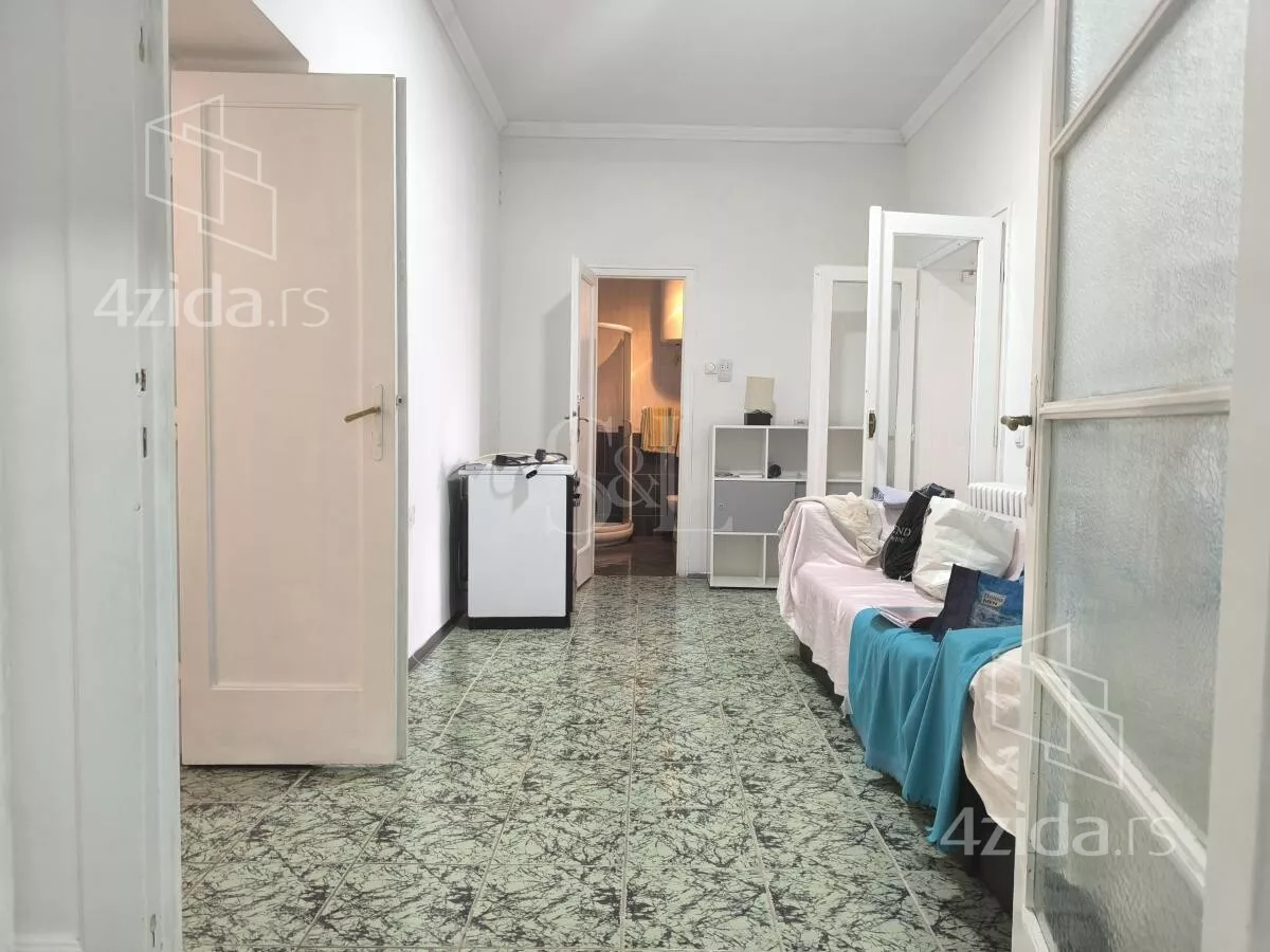 Šestosoban stan | 4zida