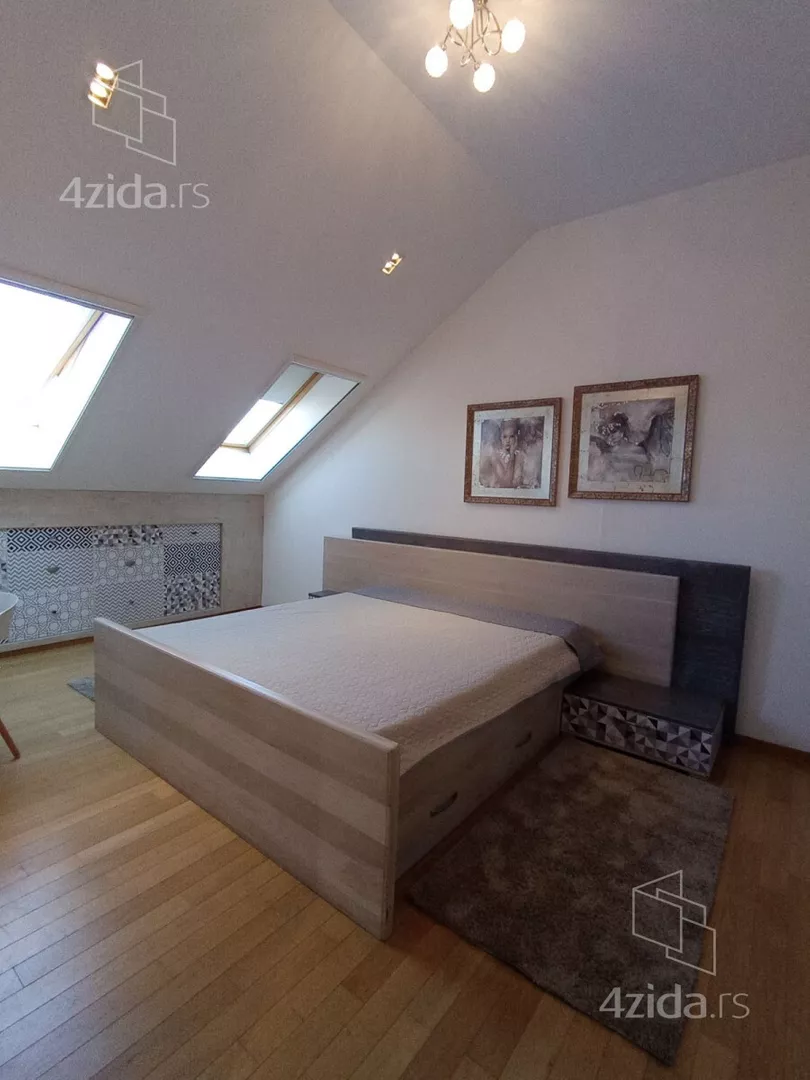 Četvoroiposoban stan | 4zida