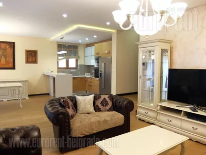 CRVENI KRST | 4zida.rs