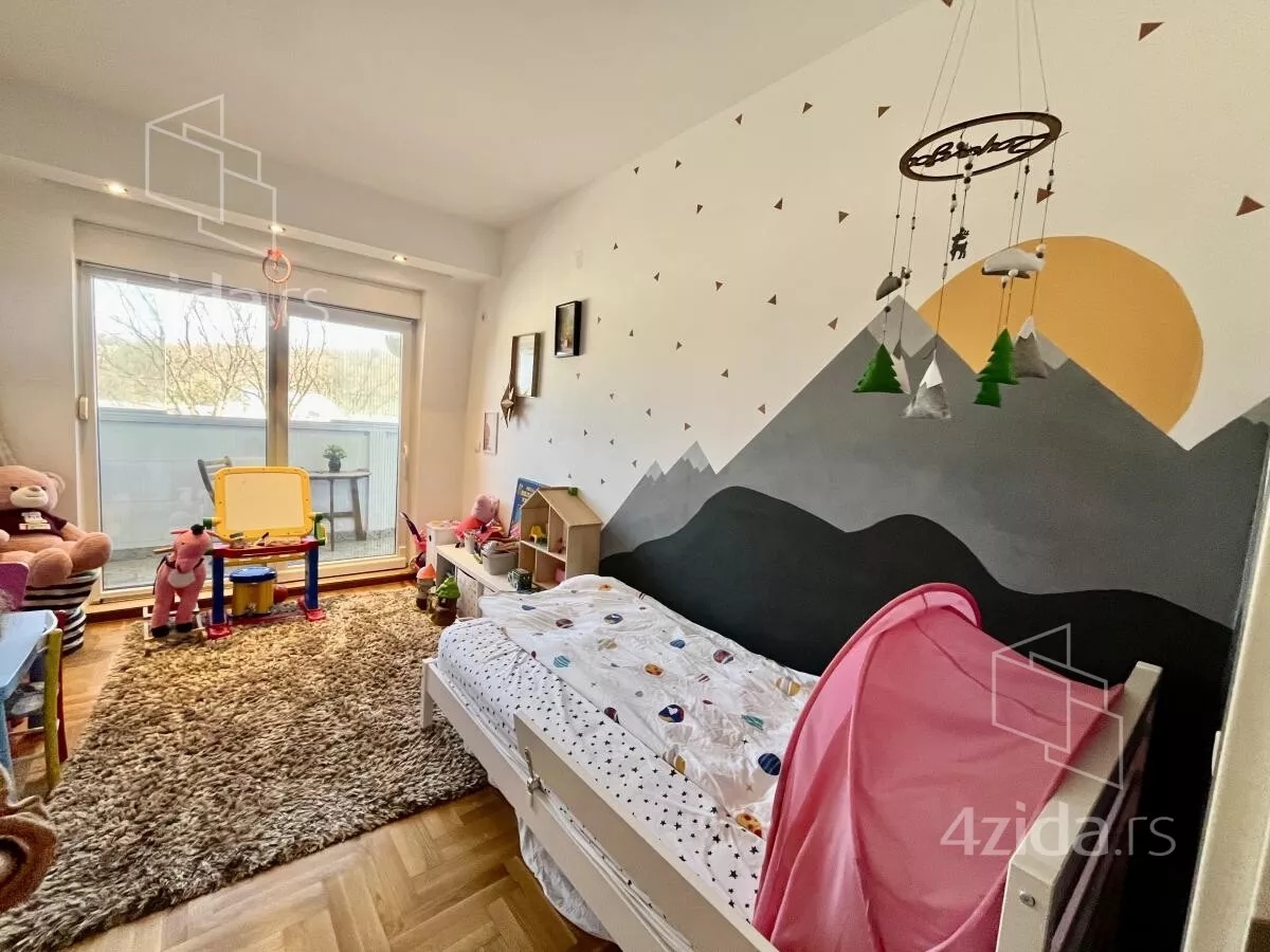 Troiposoban stan | 4zida