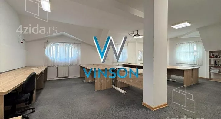 Četvoroiposoban stan | 4zida