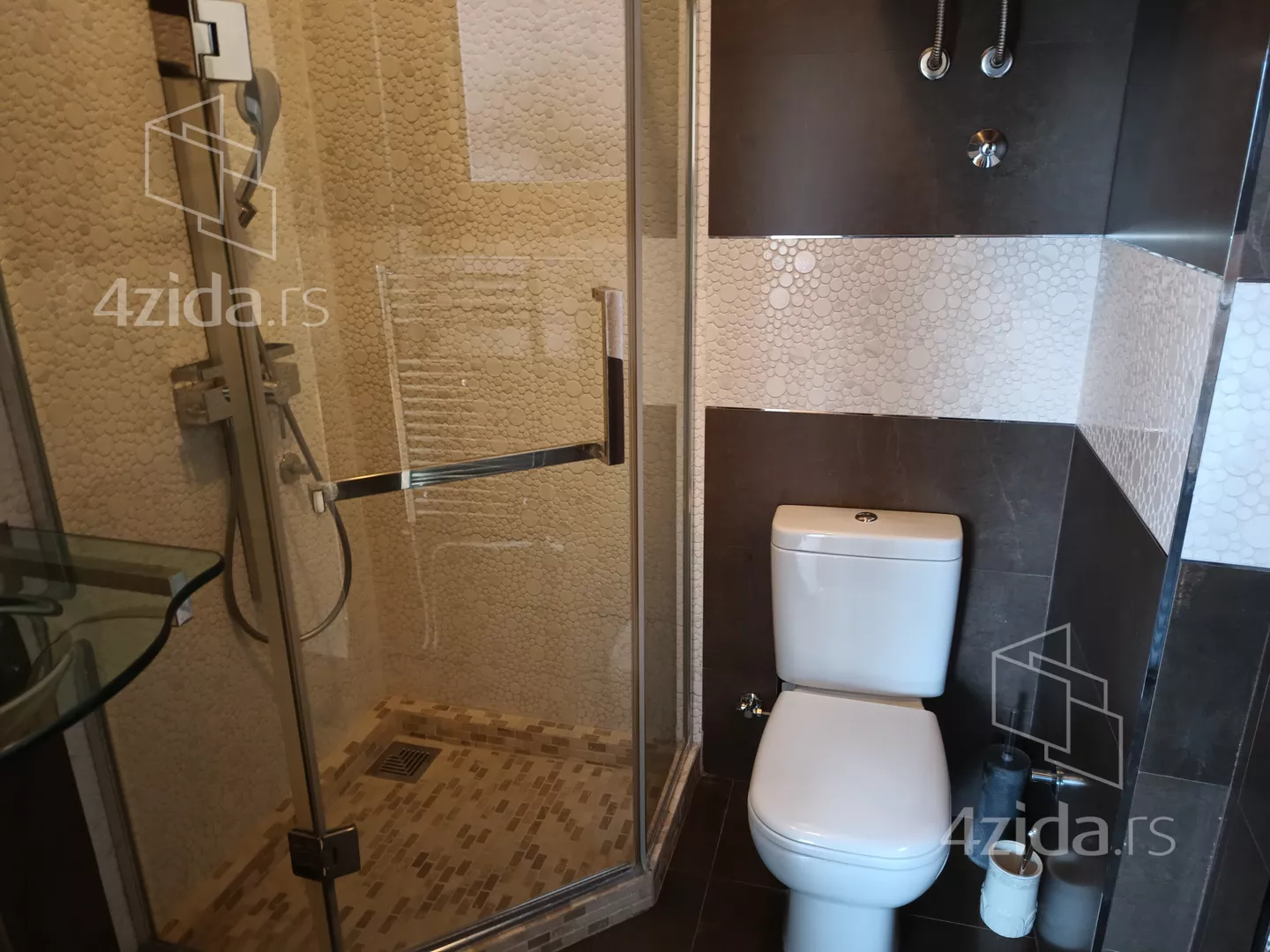 Četvoroiposoban stan | 4zida