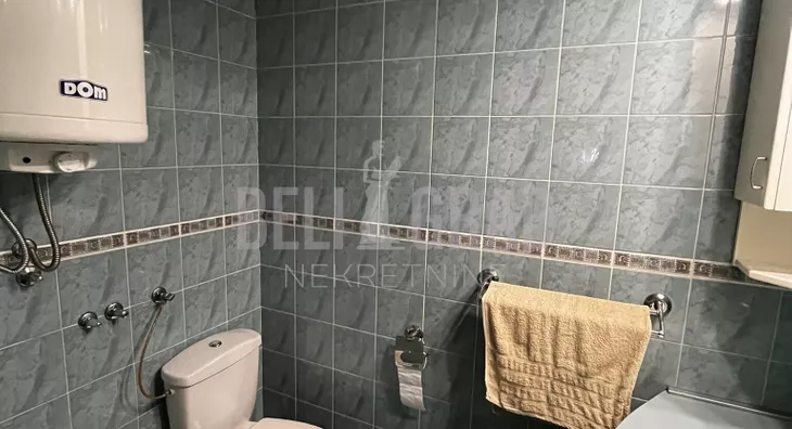 Šestosoban stan | 4zida