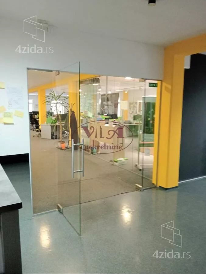 Poslovna zgrada | 4zida