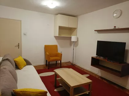 Velikotrnavska | 4zida.rs