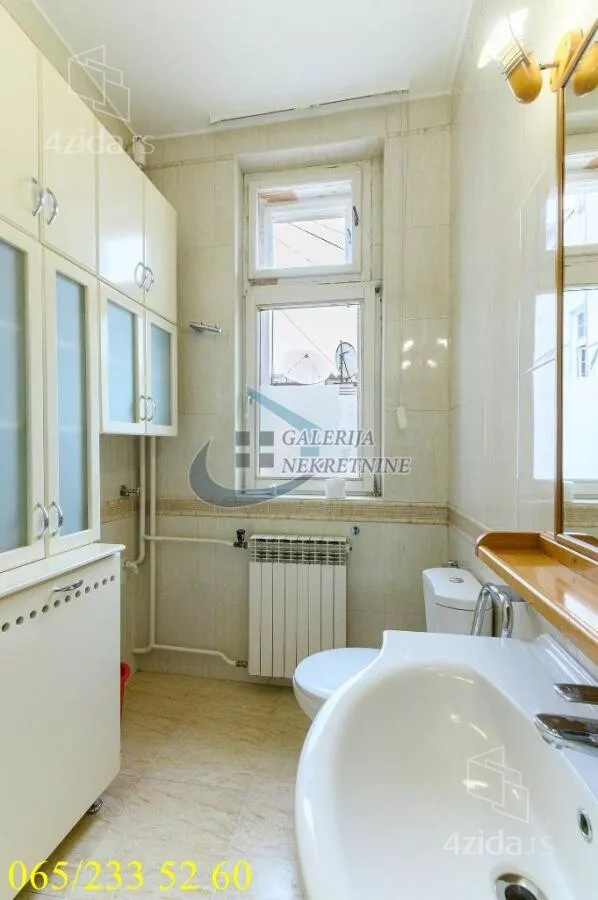 Četvoroiposoban stan | 4zida