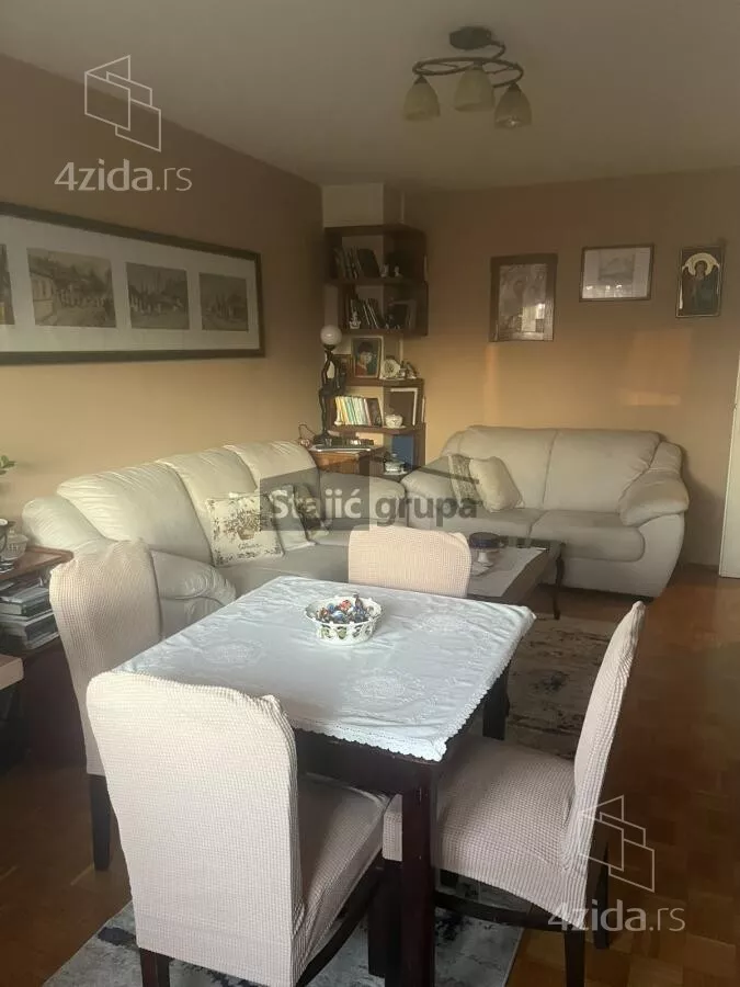 Dvoiposoban stan | 4zida