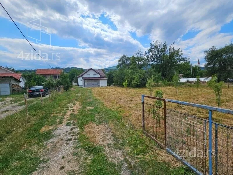 Plac | 4zida