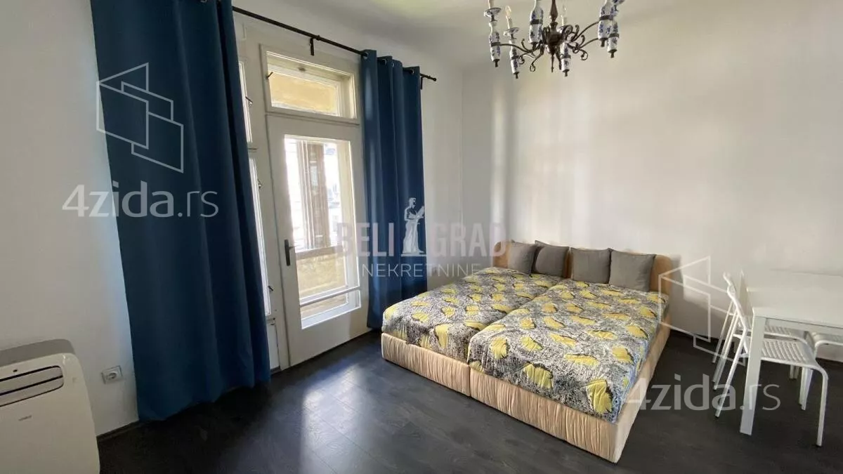 Šestosoban stan | 4zida