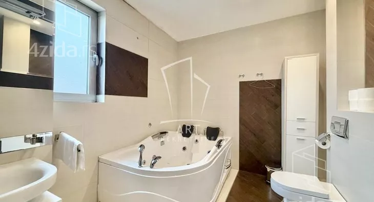 Petosoban stan | 4zida