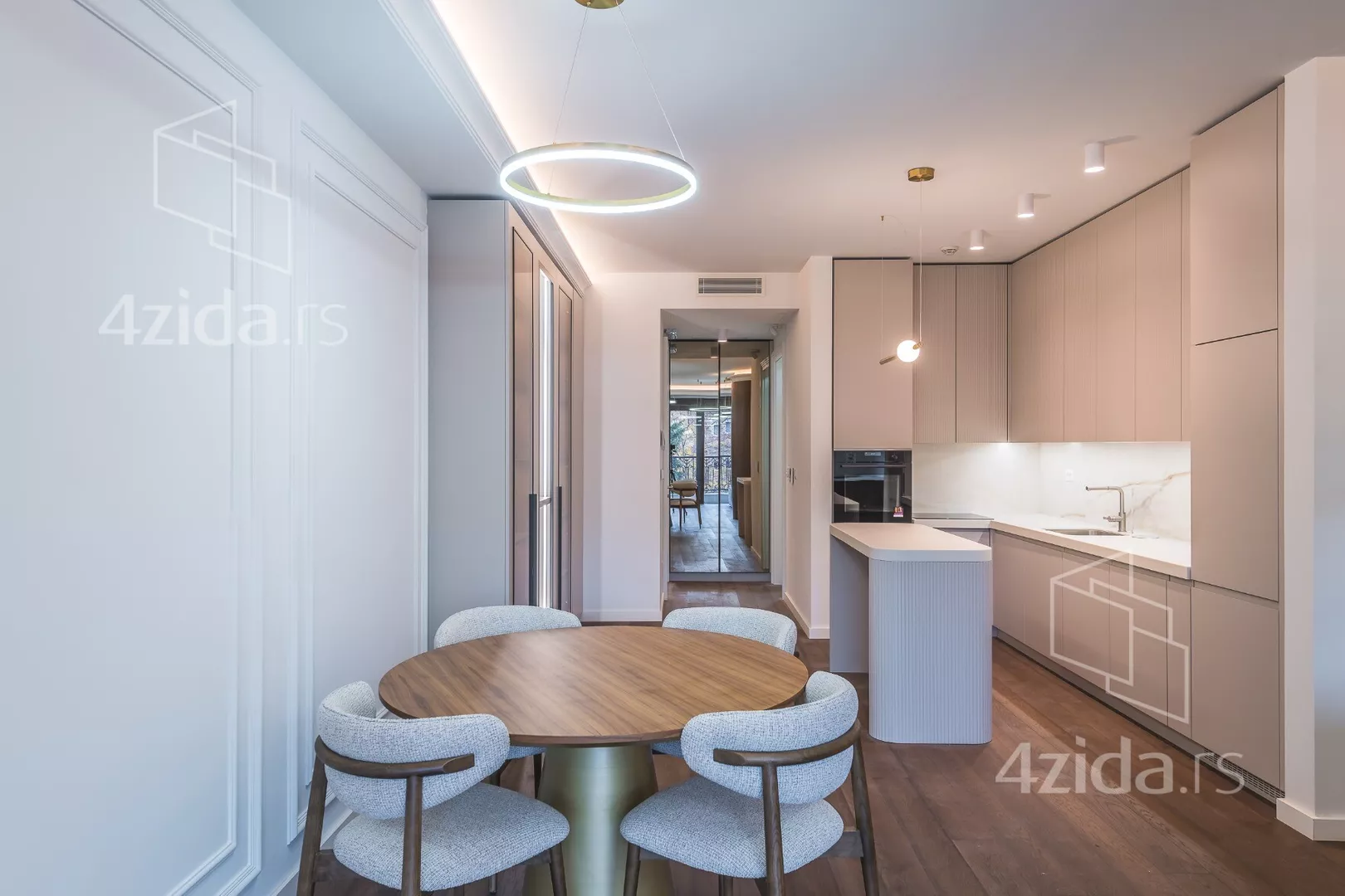 Četvorosoban stan | 4zida