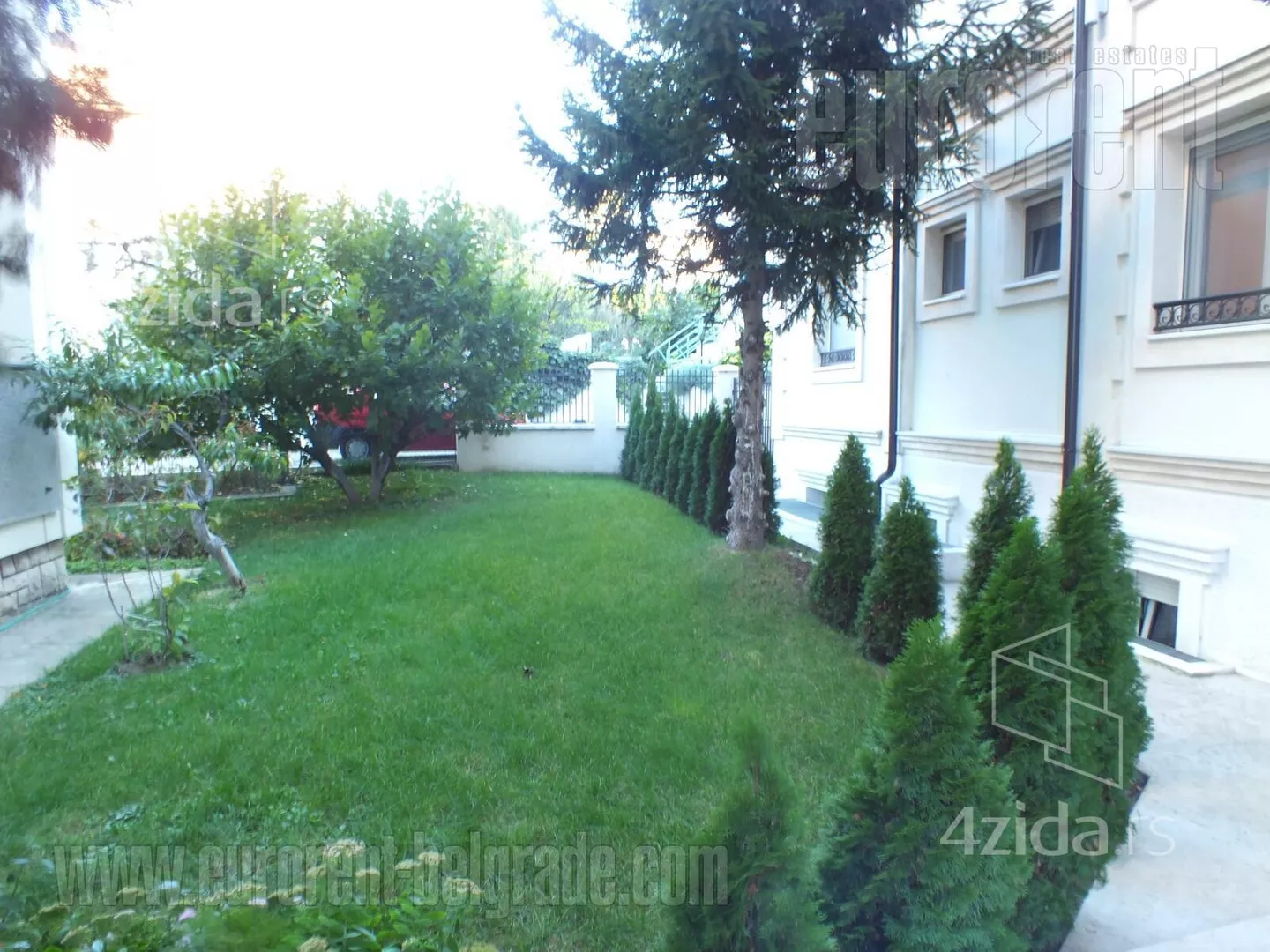 Četvoroiposoban stan | 4zida