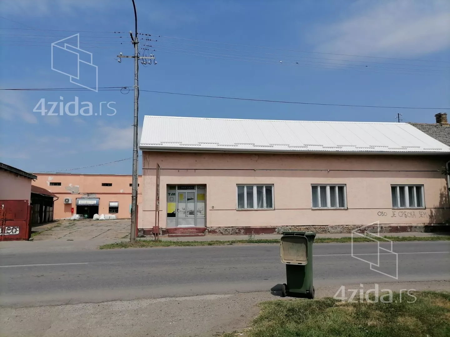 Poslovna zgrada | 4zida