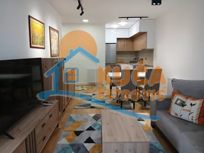 Marije Bursać | 4zida.rs