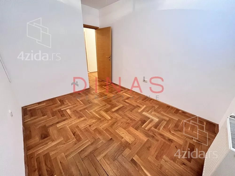 Šestosoban stan | 4zida