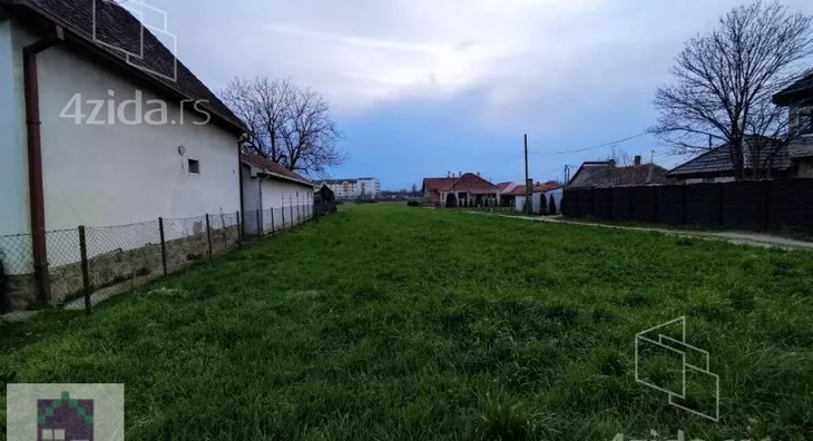 Plac | 4zida