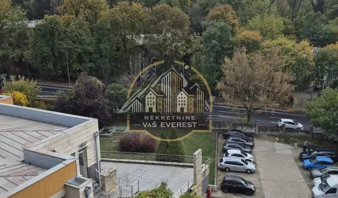 Poslovna zgrada | 4zida