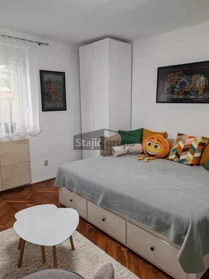 Slovenska | 4zida.rs