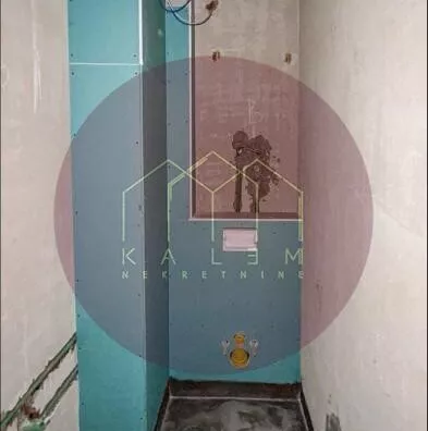 Poslovna zgrada | 4zida