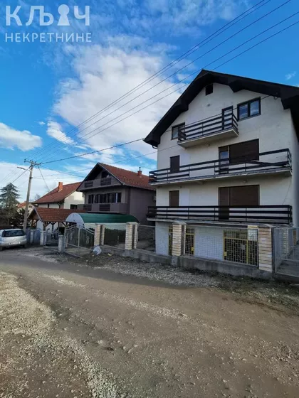 Denino Brdo | 4zida.rs