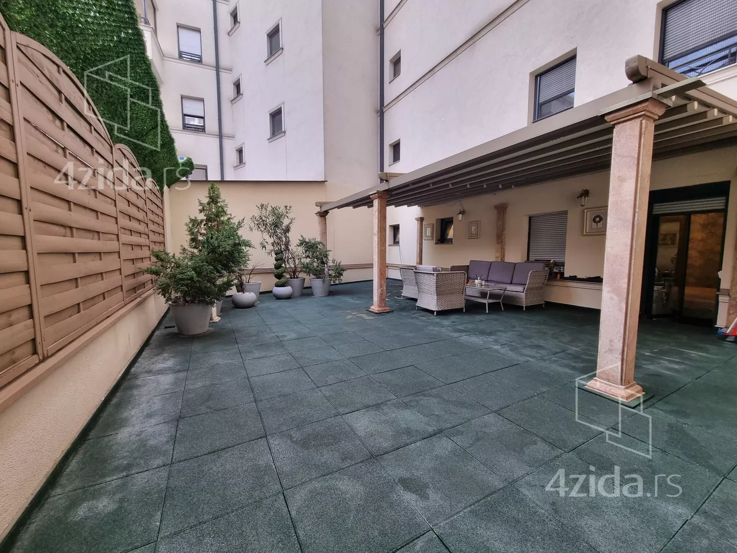 Troiposoban stan | 4zida