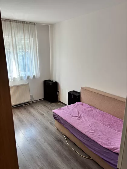 Sedmog Jula 77A | 4zida.rs