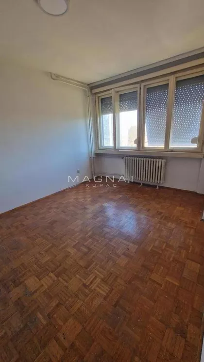 Karađorđev Trg | 4zida.rs