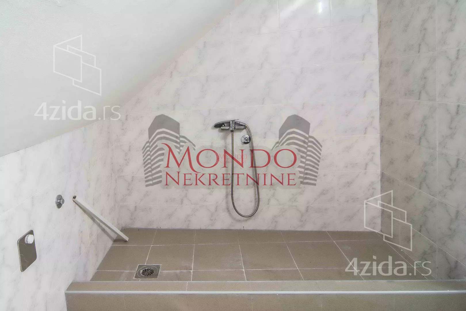 Poslovna zgrada | 4zida