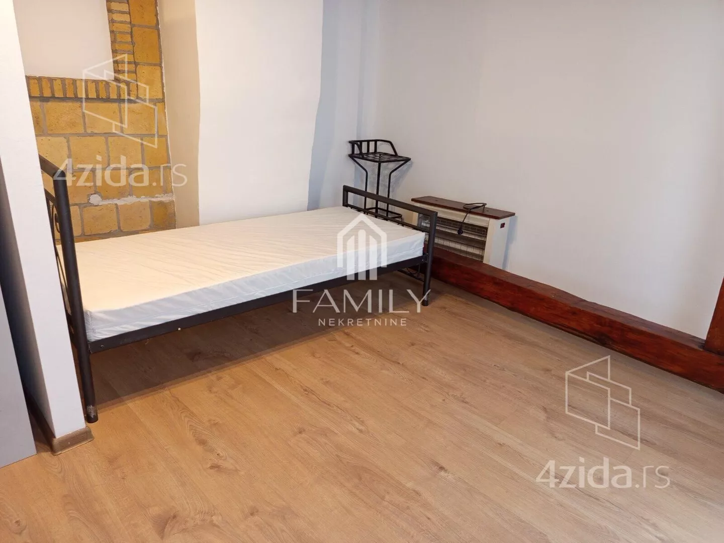 Četvoroiposoban stan | 4zida