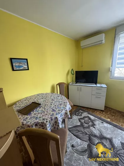 STEVANA DIVNINA BABE | 4zida.rs