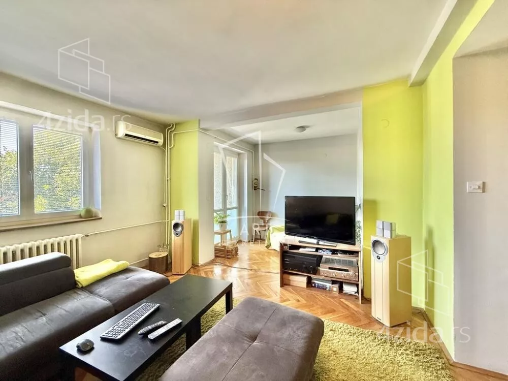 Petosoban stan | 4zida