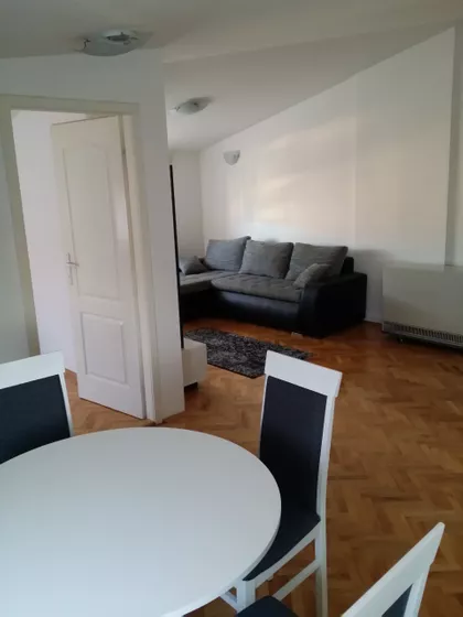 Braće Ribnikar 38 | 4zida.rs
